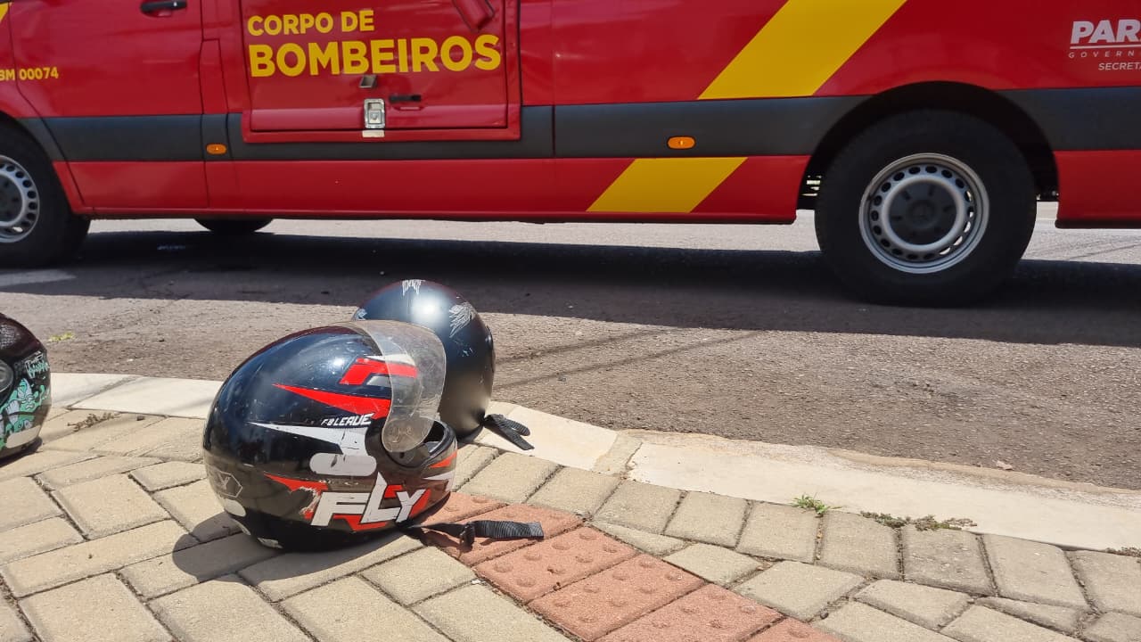 Mãe e filho ficam feridos em acidente no Bairro Brasília, em Cascavel Mãe e filho ficam feridos em acidente no Bairro Brasília, em Cascavel