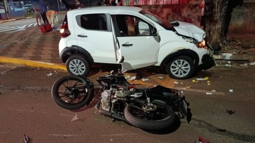 Imagem referente a Acidente no Centro de Toledo deixa dois jovens feridos