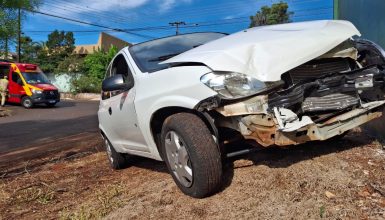 Imagem referente a Celta e Siena se envolvem em colisão no Bairro Morumbi