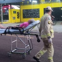 Mulher sofre lesão na perna ao descer de veículo no Bairro Coqueiral Imagem referente a Mulher sofre lesão na perna ao descer de veículo no Bairro Coqueiral