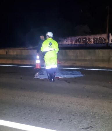 Vítima fica desmembrada e morre em atropelamento na BR-277, em Cascavel Imagem referente a Vítima fica desmembrada e morre em atropelamento na BR-277, em Cascavel