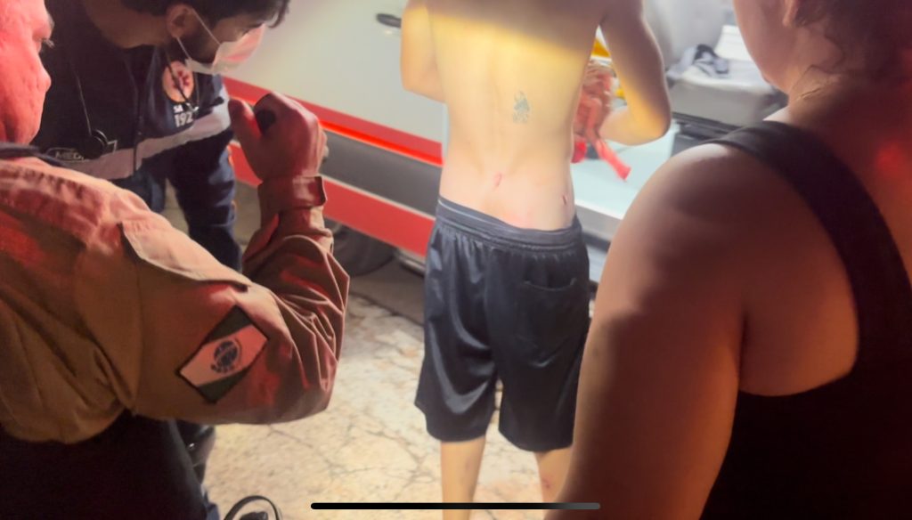 Jovem é esfaqueado pelo cunhado no Bairro Periolo Jovem é esfaqueado pelo cunhado no Bairro Periolo