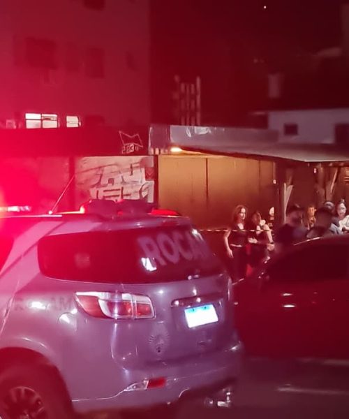 Homem é morto a tiros em comércio no Centro de Cascavel Imagem referente a Homem é morto a tiros em comércio no Centro de Cascavel