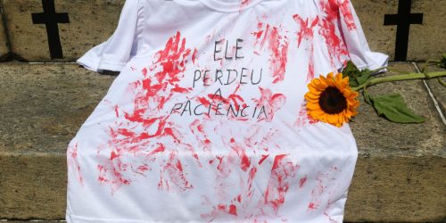 Mulheres vão às ruas em todo país para protestar contra o feminicídio Imagem referente a Mulheres vão às ruas em todo país para protestar contra o feminicídio