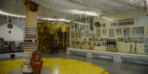 Imagem referente a Racismo religioso: 76% dos terreiros no Brasil sofreram violências