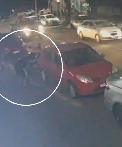 1h35m44s: Veja o momento exato que Rafael Lustosa Barreto é atingido e morto no Centro de Cascavel Imagem referente a 1h35m44s: Veja o momento exato que Rafael Lustosa Barreto é atingido e morto no Centro de Cascavel