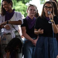 Ministras defendem penas maiores para crimes de feminicídio Imagem referente a Ministras defendem penas maiores para crimes de feminicídio