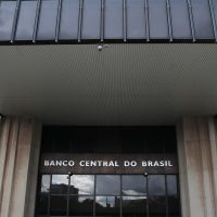 Mercado financeiro eleva projeção do PIB para 2,25% em 2025 Imagem referente a Mercado financeiro eleva projeção do PIB para 2,25% em 2025