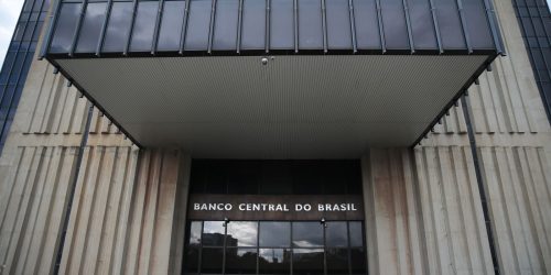 Imagem referente a Mercado financeiro eleva projeção do PIB para 2,25% em 2025