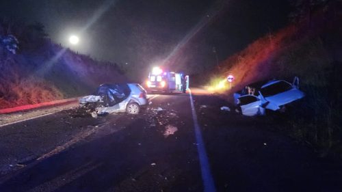 Duas pessoas morrem em grave acidente frontal na BR-272, em Goioerê Duas pessoas morrem em grave acidente frontal na BR-272, em Goioerê