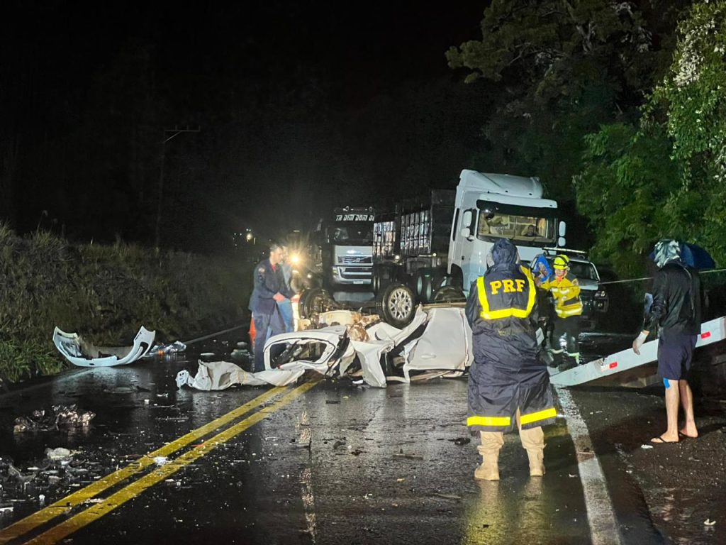 PRF dá detalhes sobre acidente com duas mortes na rodovia BR-163 PRF dá detalhes sobre acidente com duas mortes na rodovia BR-163