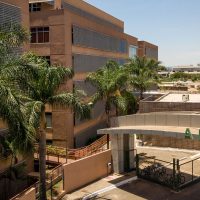 Imagem referente a Anvisa determina suspensão de tônico capilar e apreensão de cosméticos