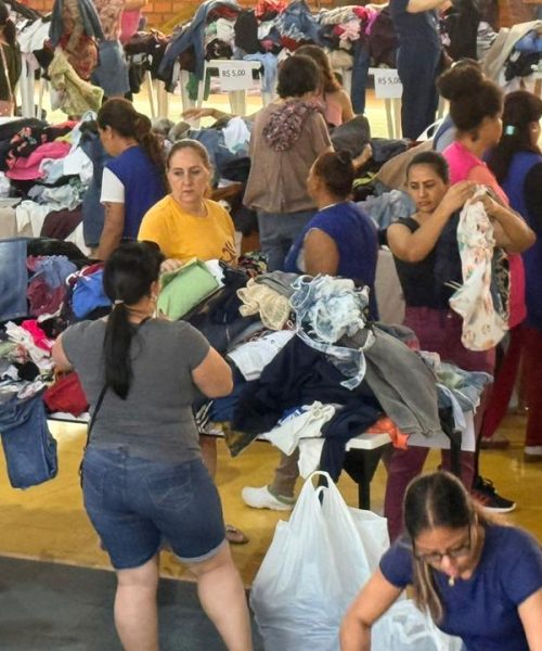 Com preço único de R$ 2, Bazar da APAE continua nesta segunda-feira (8) Imagem referente a Com preço único de R$ 2, Bazar da APAE continua nesta segunda-feira (8)