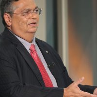 Dino manda PF investigar novas irregularidades em emendas Pix Imagem referente a Dino manda PF investigar novas irregularidades em emendas Pix