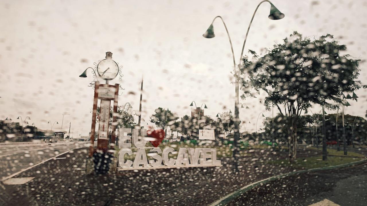 Alerta vermelho de 'Grande Perigo' para tempestades em Cascavel e região Oeste Alerta vermelho de 'Grande Perigo' para tempestades em Cascavel e região Oeste
