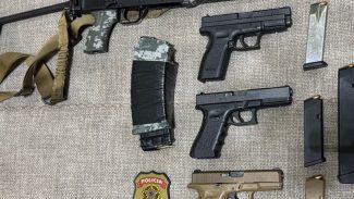 Flexibilização de uso de armas favoreceu desvio de pistolas Flexibilização de uso de armas favoreceu desvio de pistolas