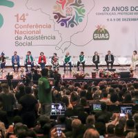 Lula propõe reunião dos Poderes para tratar de feminicídio Imagem referente a Lula propõe reunião dos Poderes para tratar de feminicídio