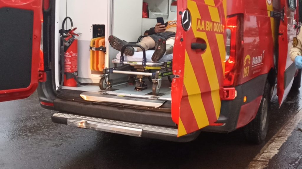Acidente entre bike e Montana deixa ciclista ferido em Cascavel