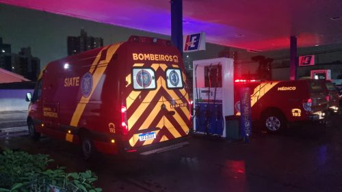 Homem é esfaqueado nas costas no Centro de Cascavel e socorrido em posto de combustíveis Homem é esfaqueado nas costas no Centro de Cascavel e socorrido em posto de combustíveis