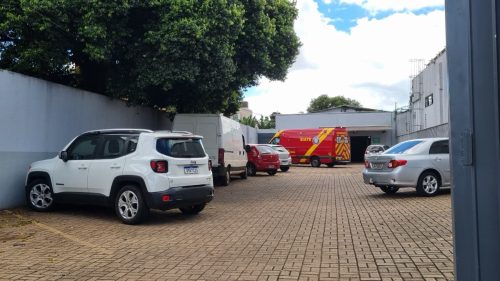Trabalhador sofre queda de aproximadamente três metros e fica ferido no Centro Trabalhador sofre queda de aproximadamente três metros e fica ferido no Centro