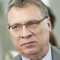 Defesa pede absolvição de delegada denunciada pela trama golpista Imagem referente a Defesa pede absolvição de delegada denunciada pela trama golpista