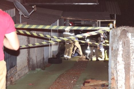 Edinho Bicheiro morre esmagado pelo próprio carro em frente à residência Edinho Bicheiro morre esmagado pelo próprio carro em frente à residência