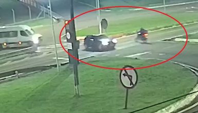 Flagrante de imprudência no trânsito: Motociclista atravessa o Trevo da Portal na contramão Imagem referente a Flagrante de imprudência no trânsito: Motociclista atravessa o Trevo da Portal na contramão