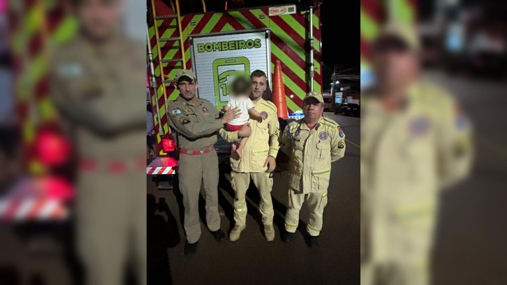 Avó é presa após deixar bebê de um ano sozinho em casa Avó é presa após deixar bebê de um ano sozinho em casa