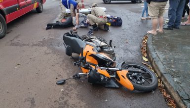 Motociclista fica ferido em colisão na entrada do Bairro Periolo Imagem referente a Motociclista fica ferido em colisão na entrada do Bairro Periolo