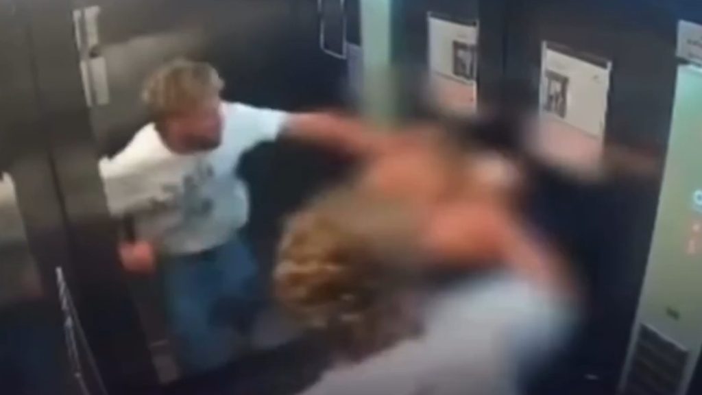 Turista americano desfigura o rosto da namorada com socos em elevador no RJ Turista americano desfigura o rosto da namorada com socos em elevador no RJ