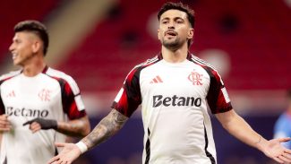 Arrascaeta brilha e Flamengo avança à semi da Copa Intercontinental