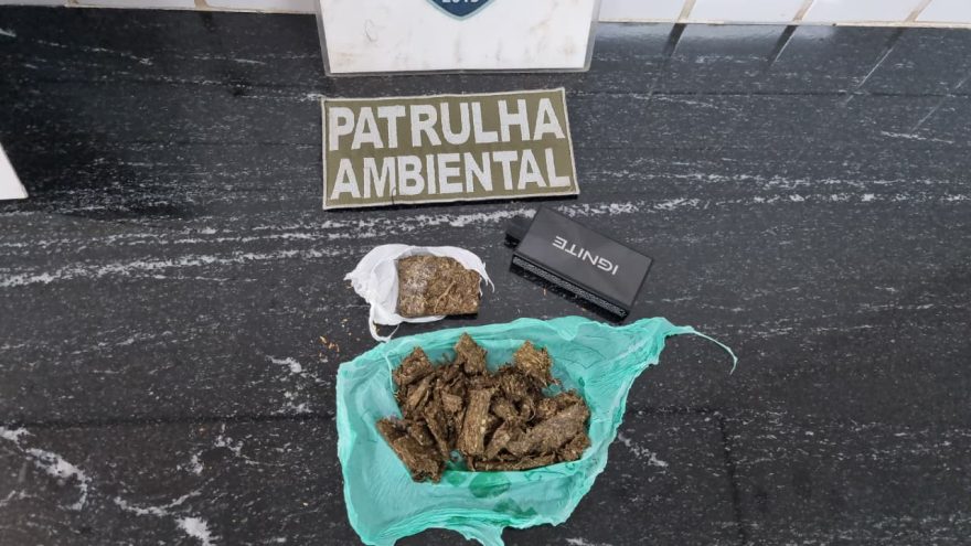 Jovem é detido após ser flagrado fumando maconha no Terminal Leste