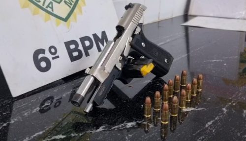 Denúncia leva à prisão de homem com pistola 9mm no bairro Interlagos, em Cascavel Imagem referente a Denúncia leva à prisão de homem com pistola 9mm no bairro Interlagos, em Cascavel
