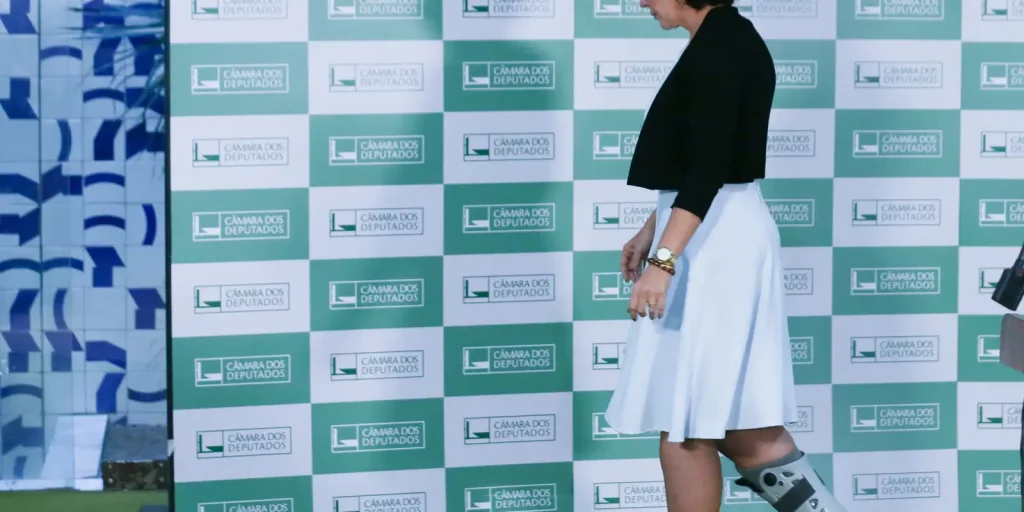 Câmara rejeita cassação da deputada Carla Zambelli Câmara rejeita cassação da deputada Carla Zambelli