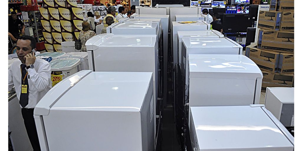 Vendas no comércio voltam a ganhar fôlego e crescem 0,5% em outubro Vendas no comércio voltam a ganhar fôlego e crescem 0,5% em outubro