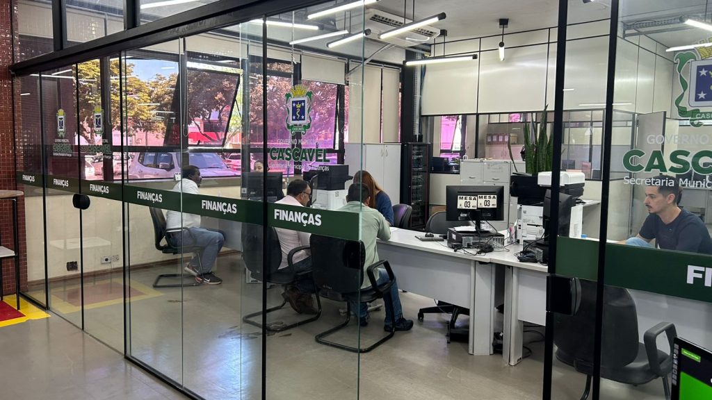 Contribuintes têm até segunda-feira (15) para renegociar dívidas com a Prefeitura e garantir descontos Contribuintes têm até segunda-feira (15) para renegociar dívidas com a Prefeitura e garantir descontos