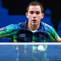 Calderano é eliminado por Lebrun na estreia de simples do WTT Finals Imagem referente a Calderano é eliminado por Lebrun na estreia de simples do WTT Finals