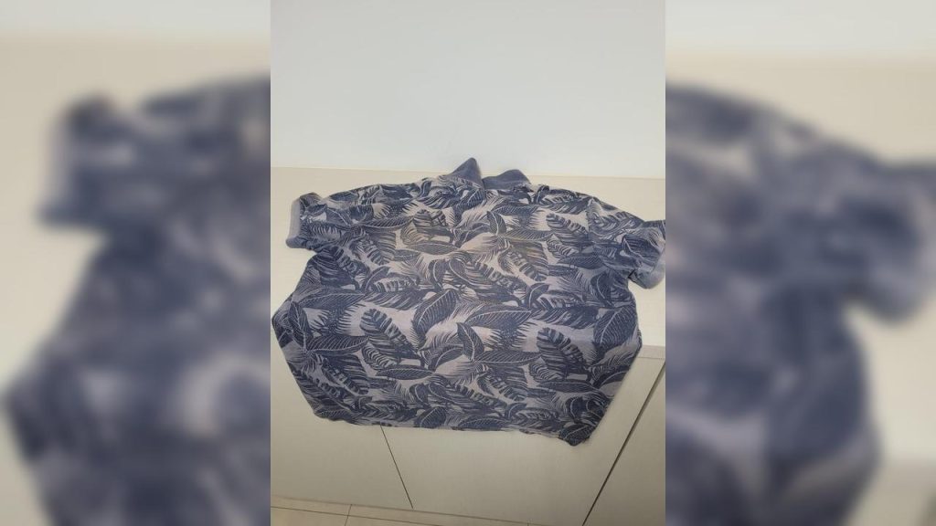 Idosa leva facada no pescoço e suspeito é preso com a camiseta do crime Idosa leva facada no pescoço e suspeito é preso com a camiseta do crime