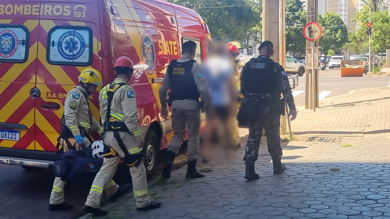 Homem ameaça pular de prédio e mobiliza diversas equipes da Polícia Militar e Corpo de Bombeiros