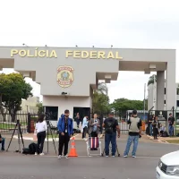 Defesa de Bolsonaro pede autorização para realizar exame na prisão Imagem referente a Defesa de Bolsonaro pede autorização para realizar exame na prisão