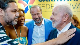 “Estado tem que chegar aos mais pobres”, diz Lula em evento em MG “Estado tem que chegar aos mais pobres”, diz Lula em evento em MG