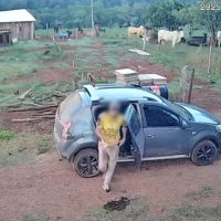Câmeras registram chegada e saída de suspeito em sítio onde Fábio Guilhermino foi morto Imagem referente a Câmeras registram chegada e saída de suspeito em sítio onde Fábio Guilhermino foi morto