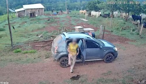 Câmeras registram chegada e saída de suspeito em sítio onde Fábio Guilhermino foi morto Imagem referente a Câmeras registram chegada e saída de suspeito em sítio onde Fábio Guilhermino foi morto