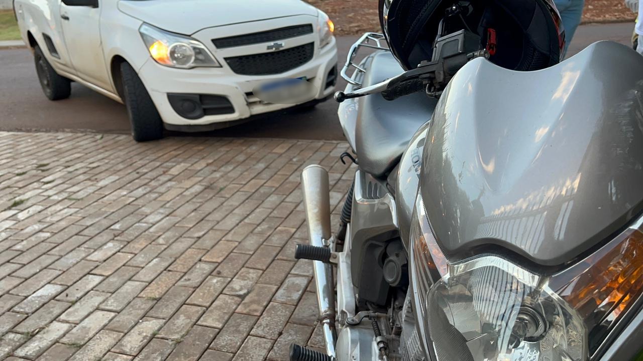 Honda CG e Montana se envolvem em acidente no Bairro Brasília