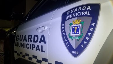 Mulher foge pela janela e procura ajuda da Guarda Municipal após agressão no Centro de Cascavel Imagem referente a Mulher foge pela janela e procura ajuda da Guarda Municipal após agressão no Centro de Cascavel