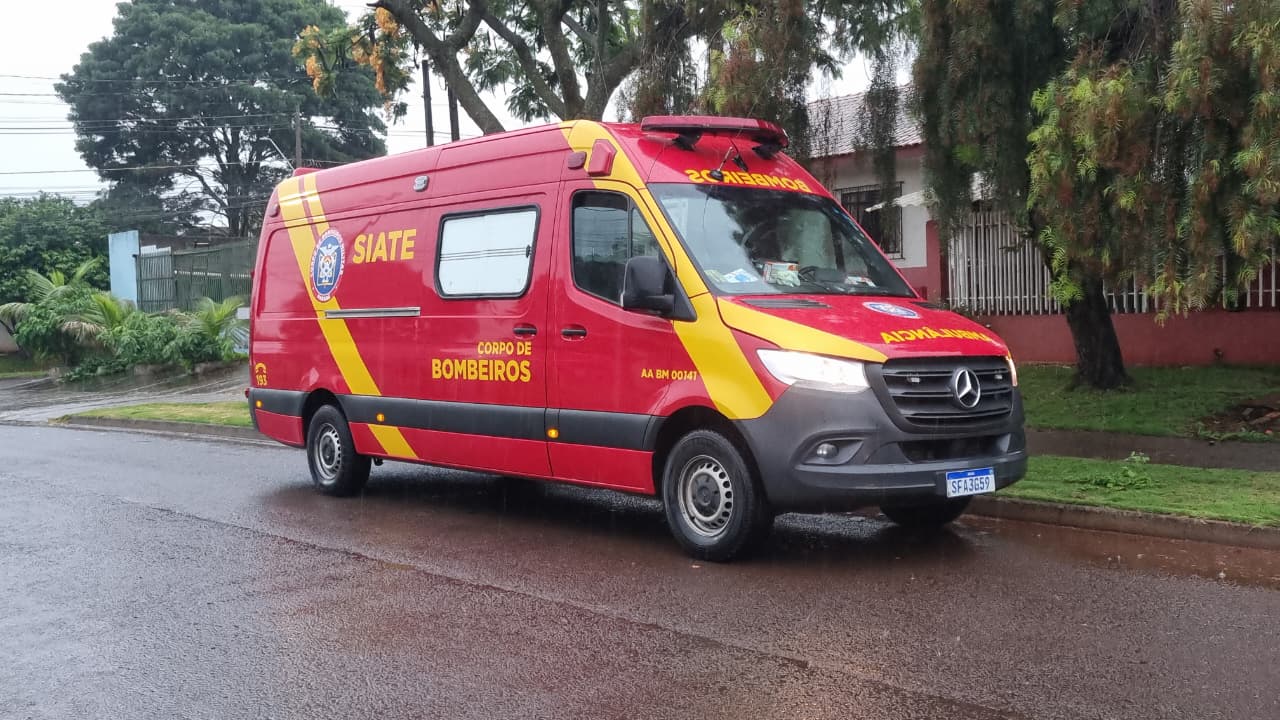 Idosa de 79 anos sofre fratura na perna e é socorrida pelo Siate no Santo Onofre
