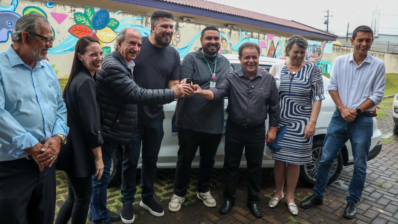 Cascavel avança com novo Centro Intergeracional no Riviera e entrega de veículo ao CRAS Cascavel avança com novo Centro Intergeracional no Riviera e entrega de veículo ao CRAS