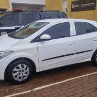 Homem é preso no Trevo Cataratas com Onix carregado com 250 kg de maconha Imagem referente a Homem é preso no Trevo Cataratas com Onix carregado com 250 kg de maconha