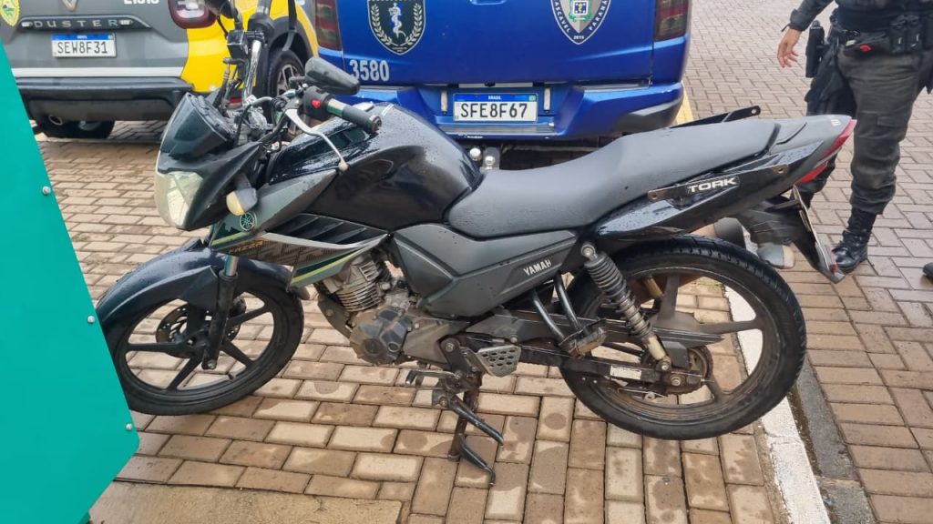 Garoto de 18 anos é preso com moto furtada no Centro de Cascavel
