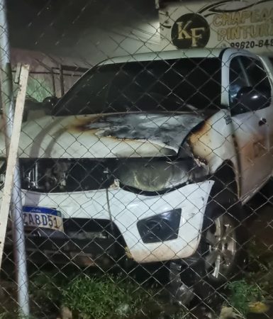 Bombeiros combatem incêndio a meio de transporte no Pacaembu Imagem referente a Bombeiros combatem incêndio a meio de transporte no Pacaembu